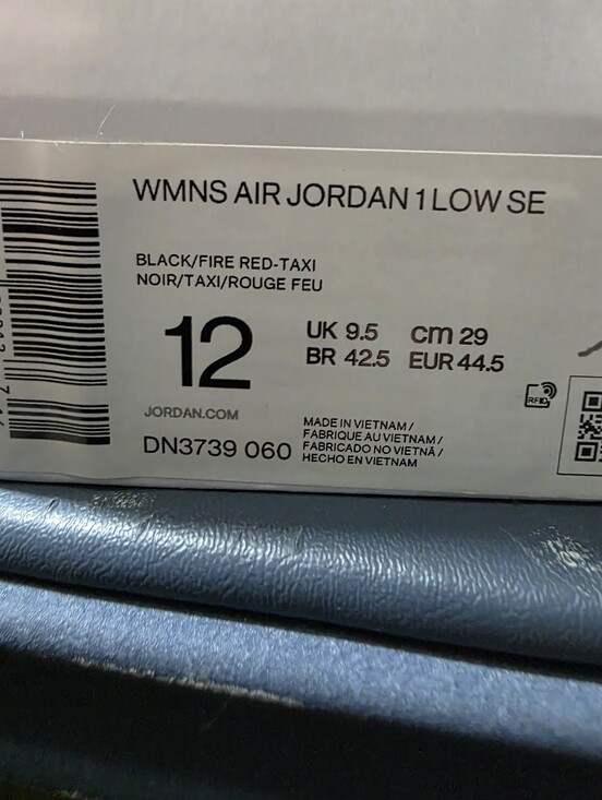 Jordan 1 Colorblock Low-Top Sneakers -Black/fire Red/taxi Size 10.5m. main image 8